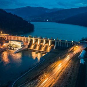 Zapora Porąbka nocą