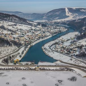 Zapora Tresna zimą